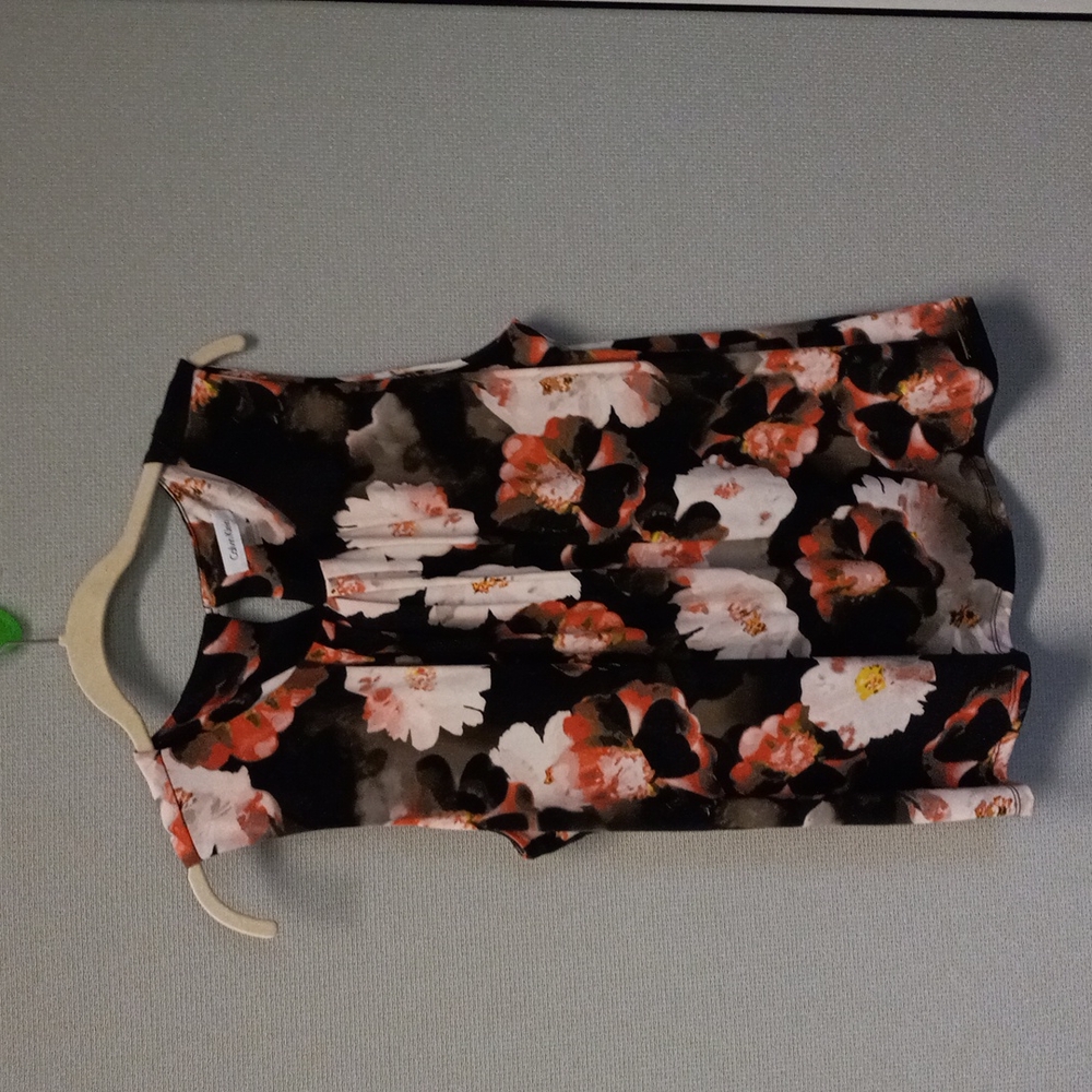 Calvin Klein sleeveless top. Flowers. Pink and black. Size 1x.